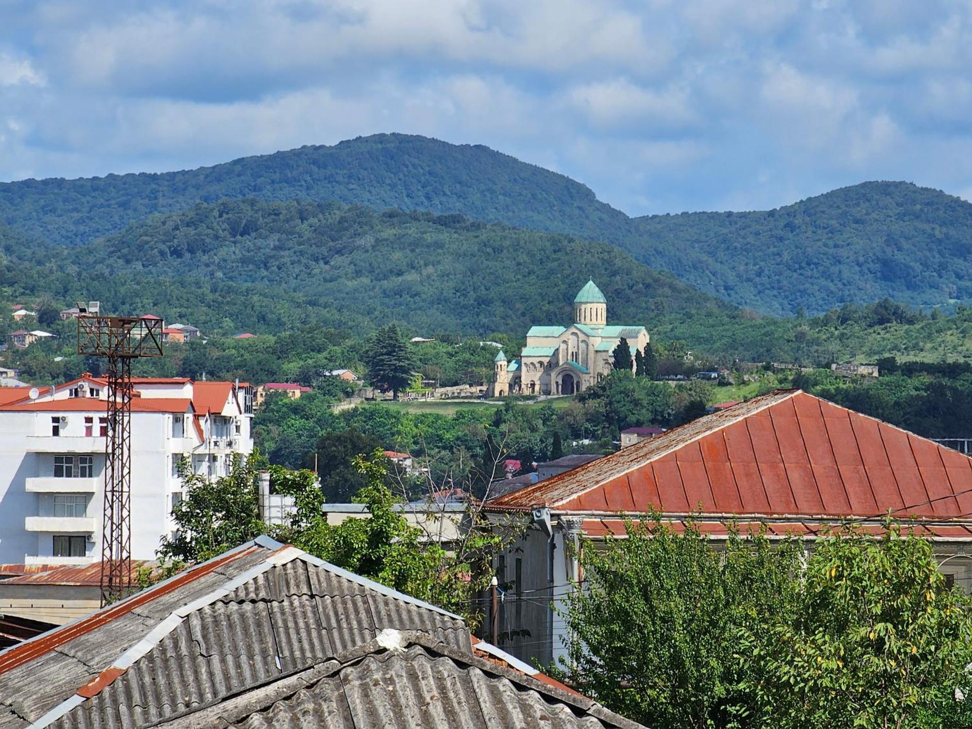 Guest House Amo Кутаиси Экстерьер фото
